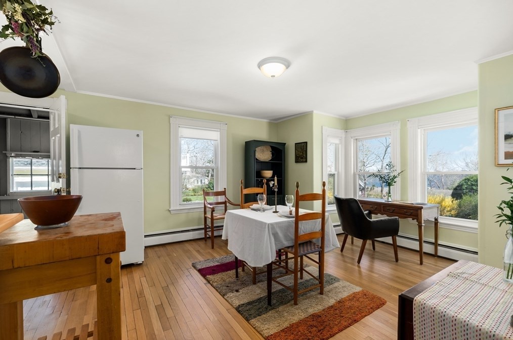 4 Mount Locust Ave, Rockport MA  01966-1117 exterior