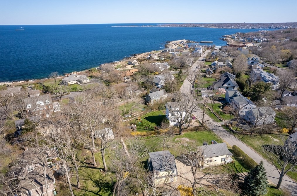 4 Mount Locust Ave, Rockport MA  01966-1117 exterior