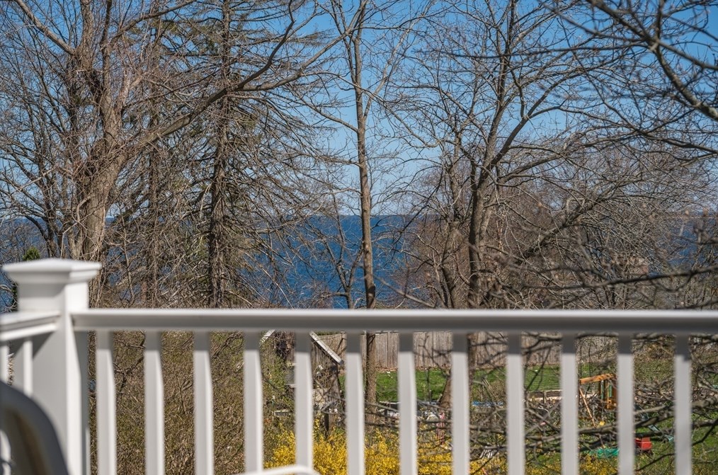 4 Mount Locust Ave, Rockport MA  01966-1117 exterior