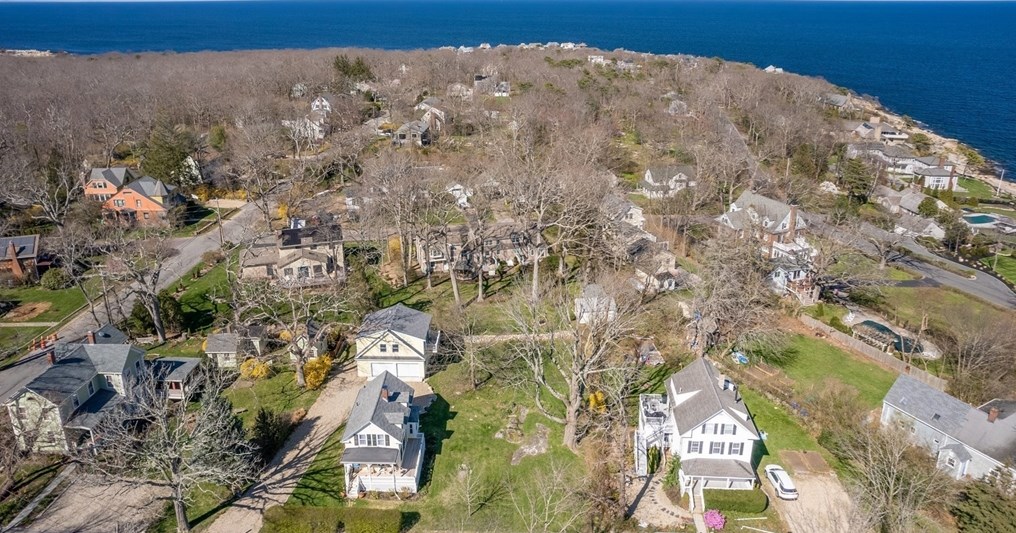 4 Mount Locust Ave, Rockport MA  01966-1117 exterior