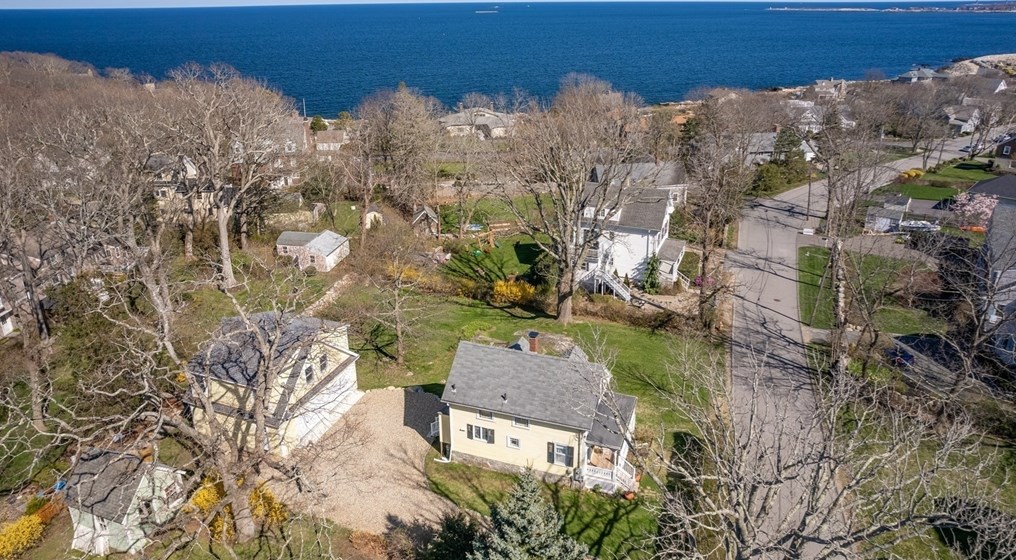 4 Mount Locust Ave, Rockport MA  01966-1117 exterior