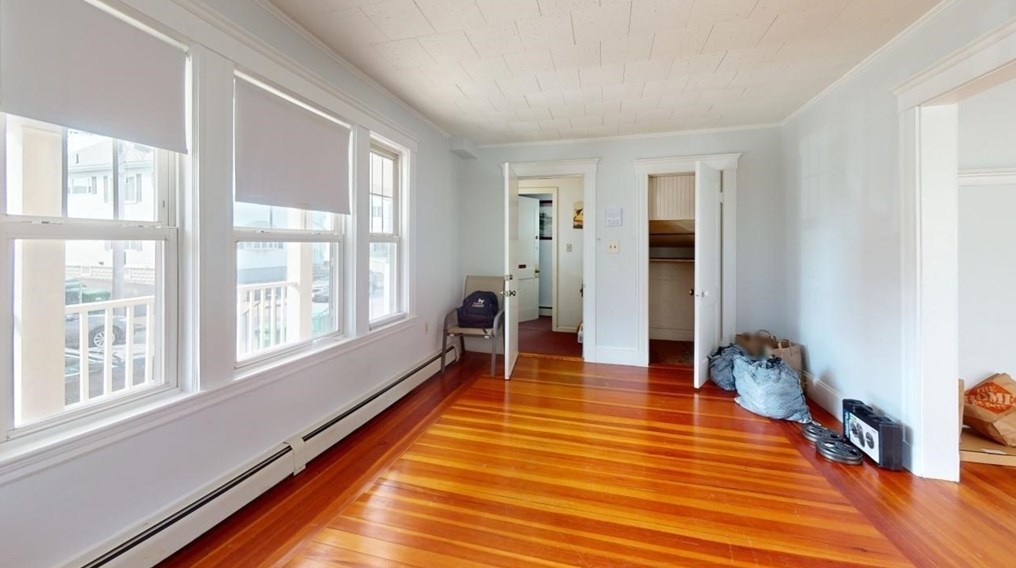 33 Hamilton St, Medford, MA 02155-4207