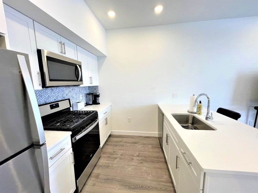 302 Broadway #202, Everett, MA 02149