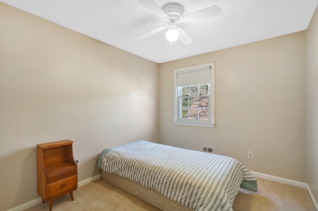 63 Country Clb Dr, Montgomery MA 01085 exterior