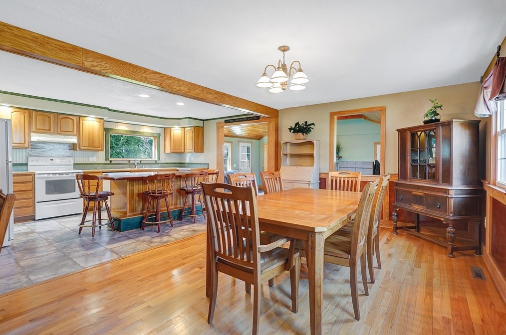 63 Country Clb Dr, Montgomery MA 01085 exterior