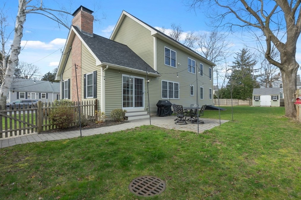 95 Union St, Hamilton MA  01982-2116 exterior