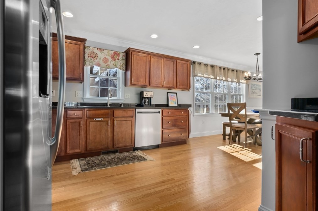 95 Union St, Hamilton MA  01982-2116 exterior