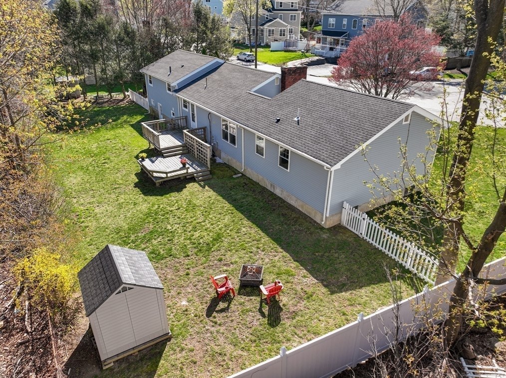 31 Roosevelt Rd, Lexington MA  02421-7411 exterior