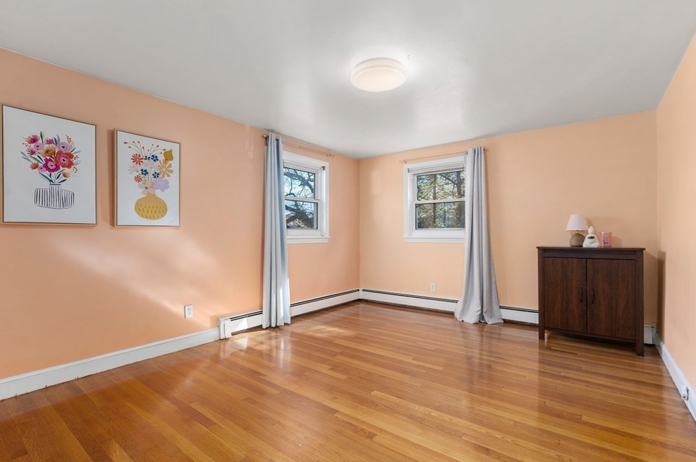 31 Roosevelt Rd, Lexington MA  02421-7411 exterior