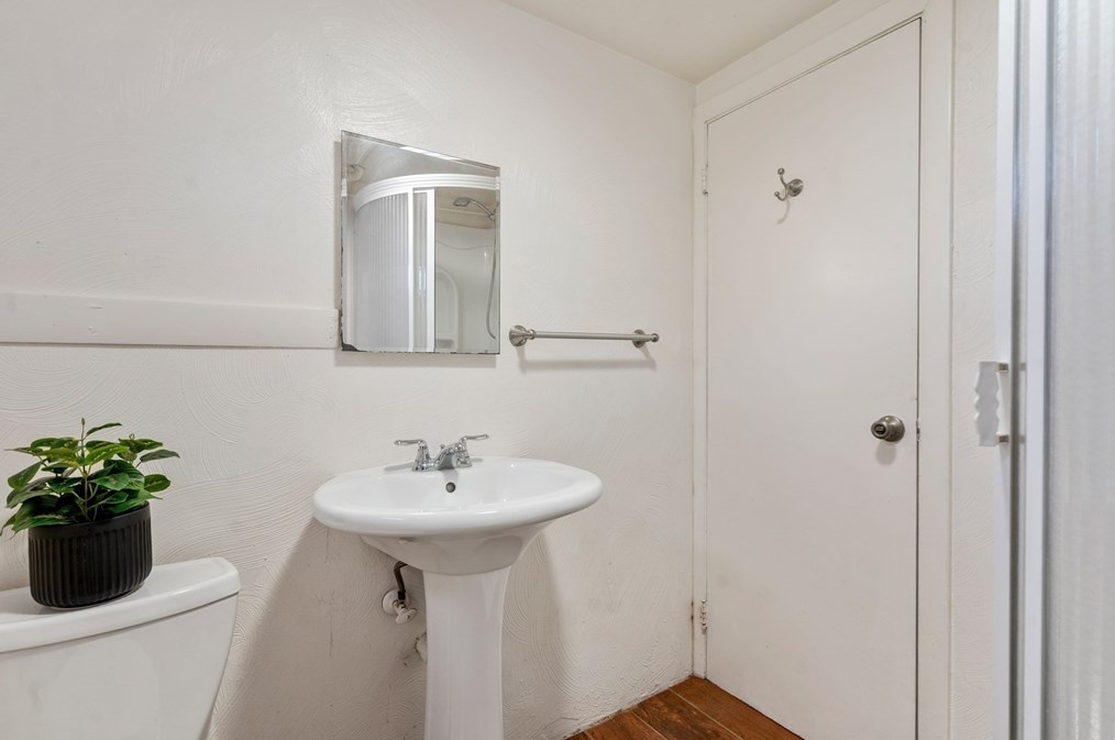 31 Roosevelt Rd, Lexington MA  02421-7411 exterior