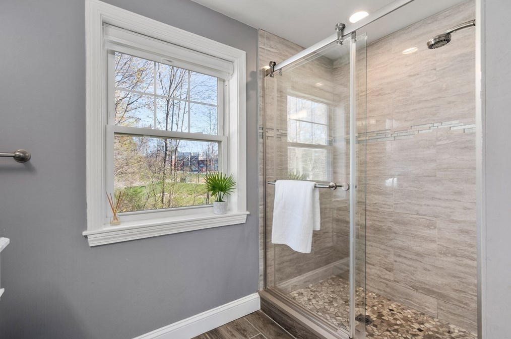 31 Roosevelt Rd, Lexington MA  02421-7411 exterior