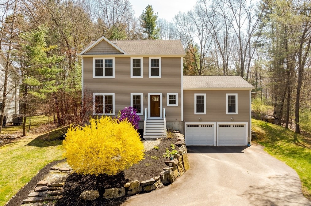 7 Bumble Bee Ln, Littleton, MA 01460