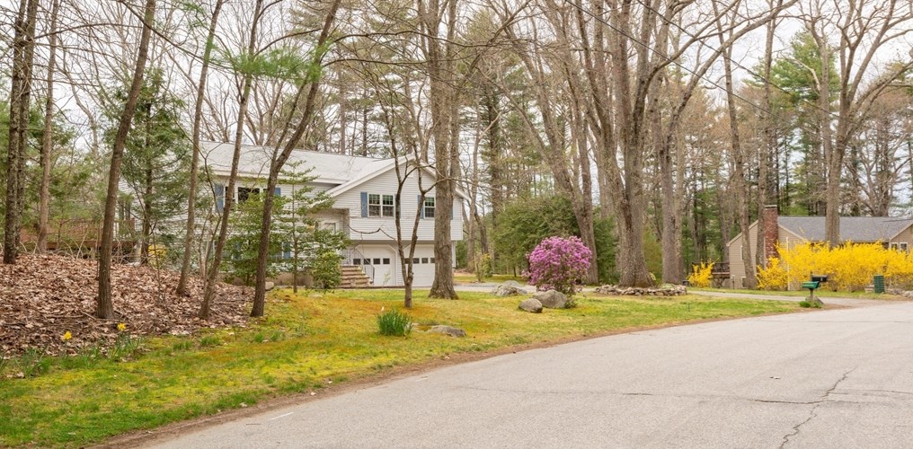 8 Pillow Lace Ln, Ipswich, MA 01938 exterior