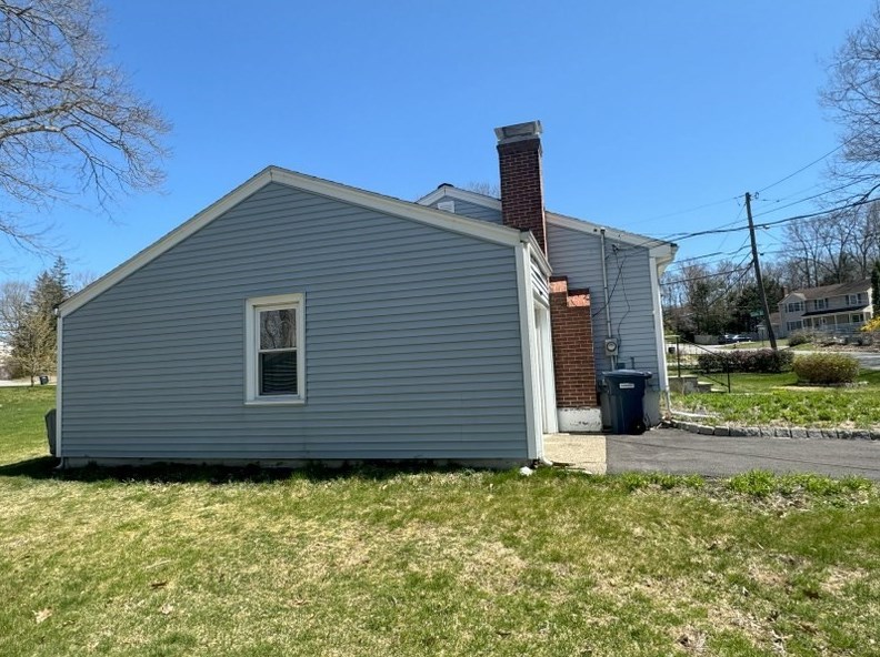 60 Rolling Ridge Rd, Holden, MA 01520