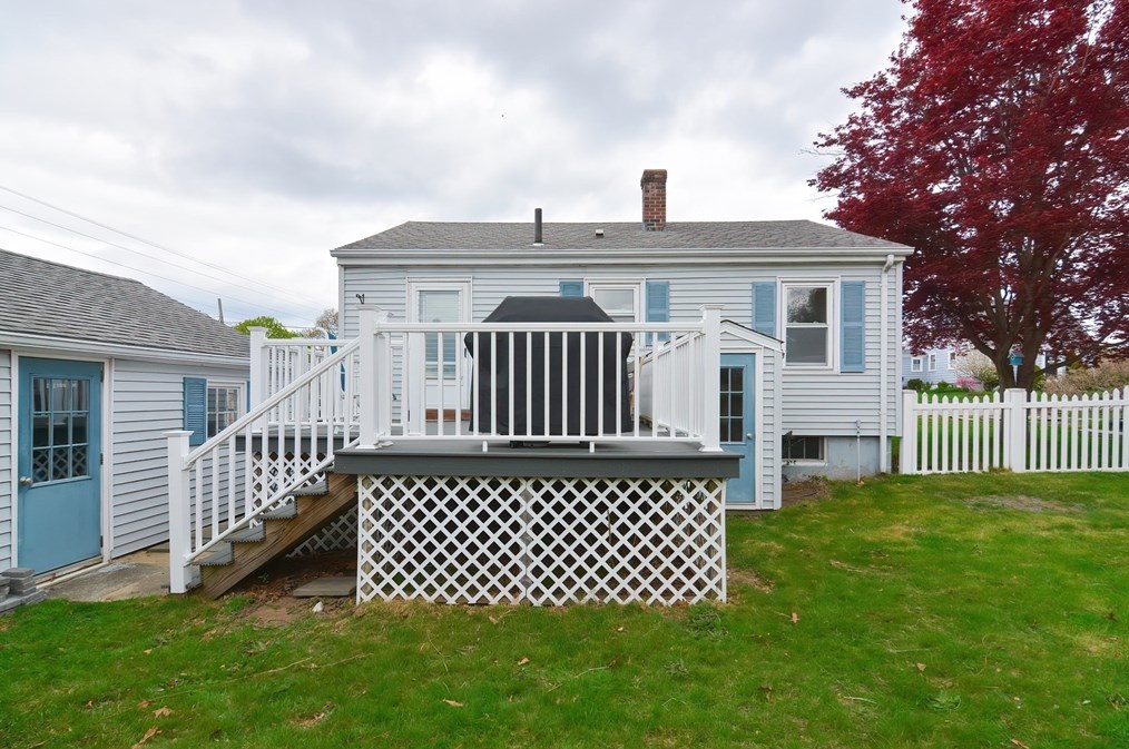 27 Rockdale St, Fall River MA  02726-2440 exterior