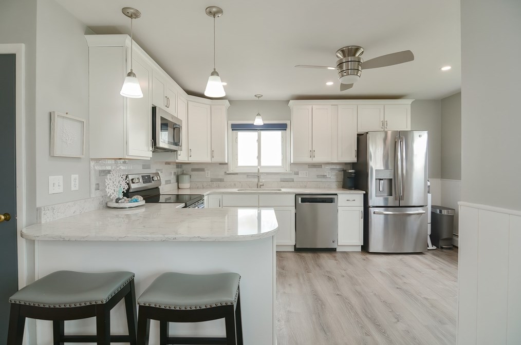 27 Rockdale St, Fall River MA  02726-2440 exterior