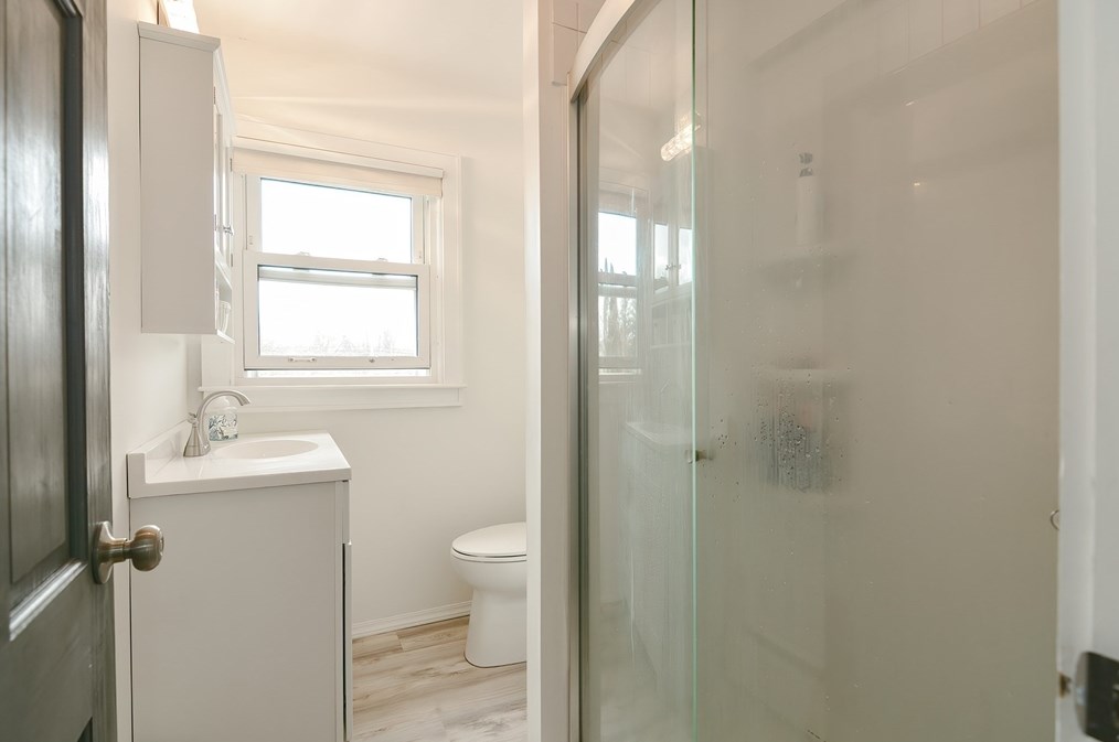 27 Rockdale St, Fall River MA  02726-2440 exterior