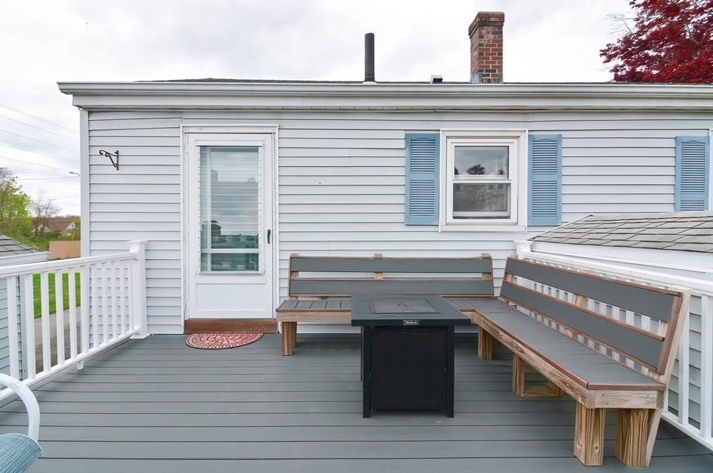 27 Rockdale St, Fall River MA  02726-2440 exterior