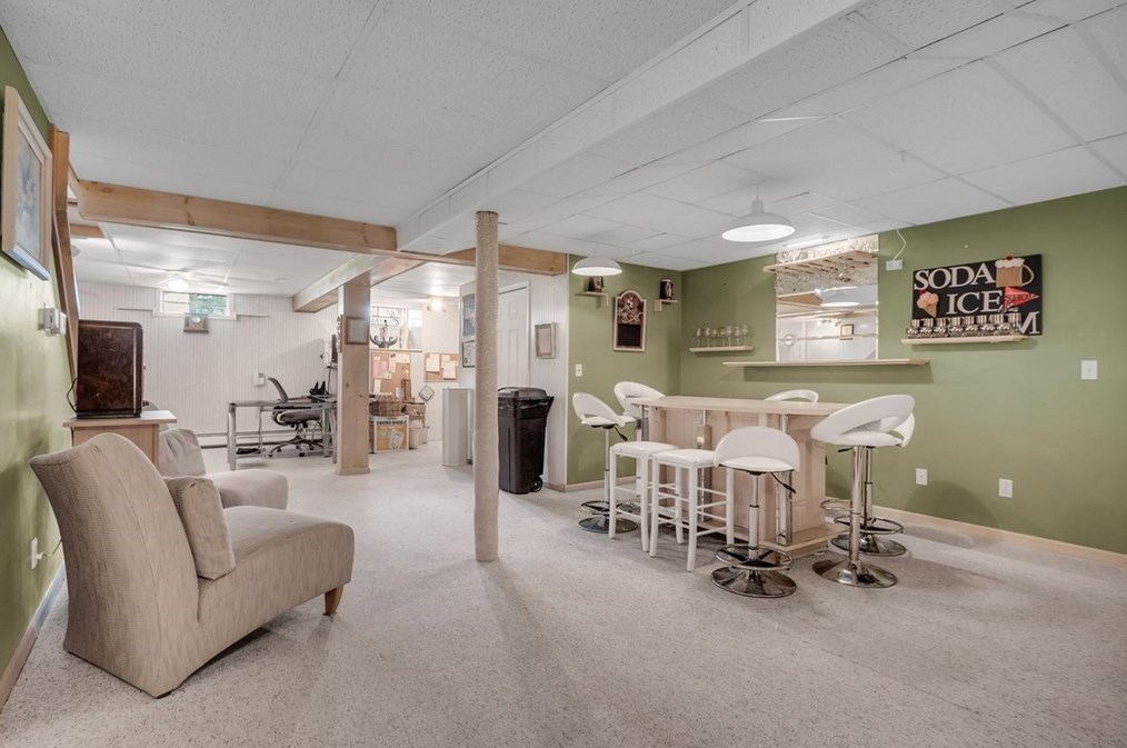 10 Elizabeth Dr, Northborough MA 01532-1675 exterior