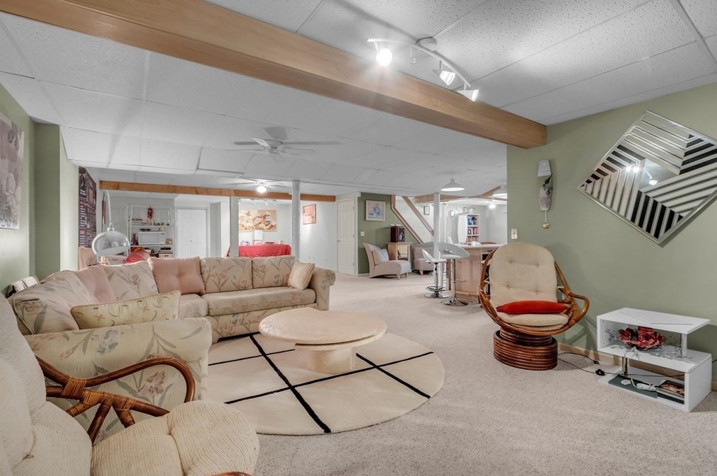 10 Elizabeth Dr, Northborough MA 01532-1675 exterior