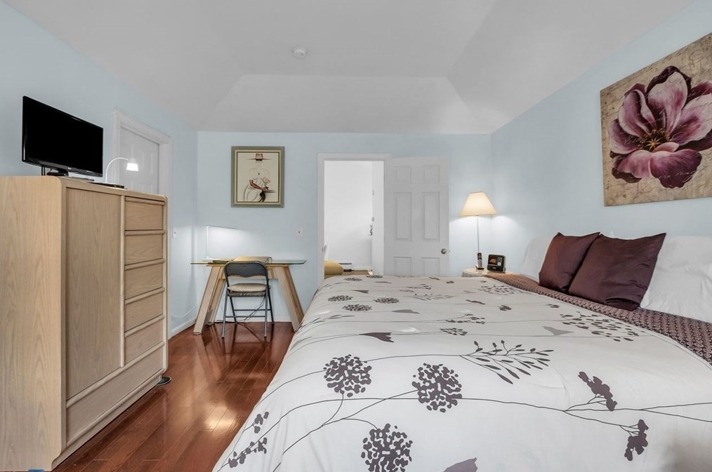 10 Elizabeth Dr, Northborough MA 01532-1675 exterior