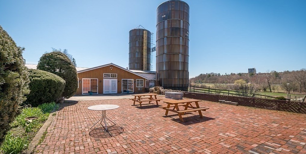 249 Rowley Bridge Rd, Topsfield MA 01983-2001 exterior