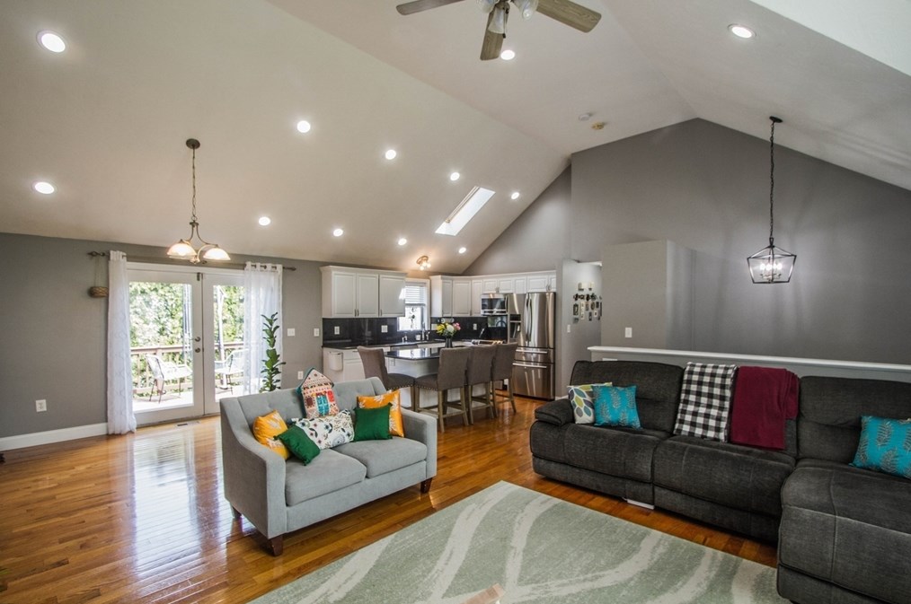 19 Matteo St, Worcester MA  01606-1178 exterior