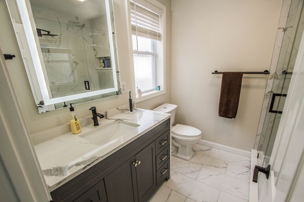 19 Matteo St, Worcester MA  01606-1178 exterior