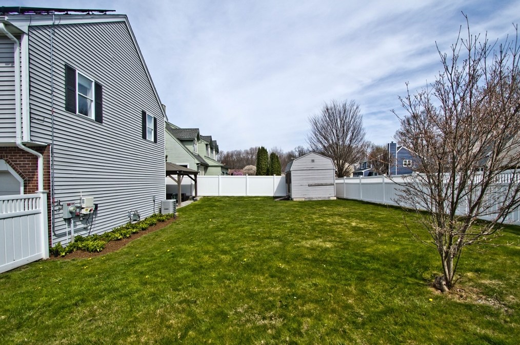 19 Matteo St, Worcester MA  01606-1178 exterior