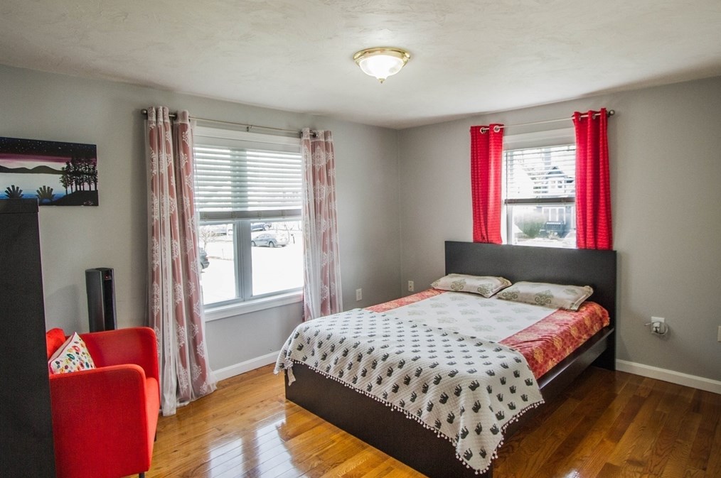 19 Matteo St, Worcester MA  01606-1178 exterior