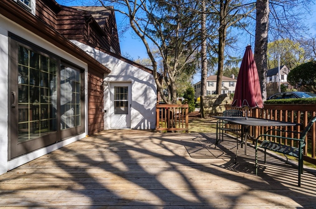 6 Whittlesey Rd, Newton, MA 02459 exterior