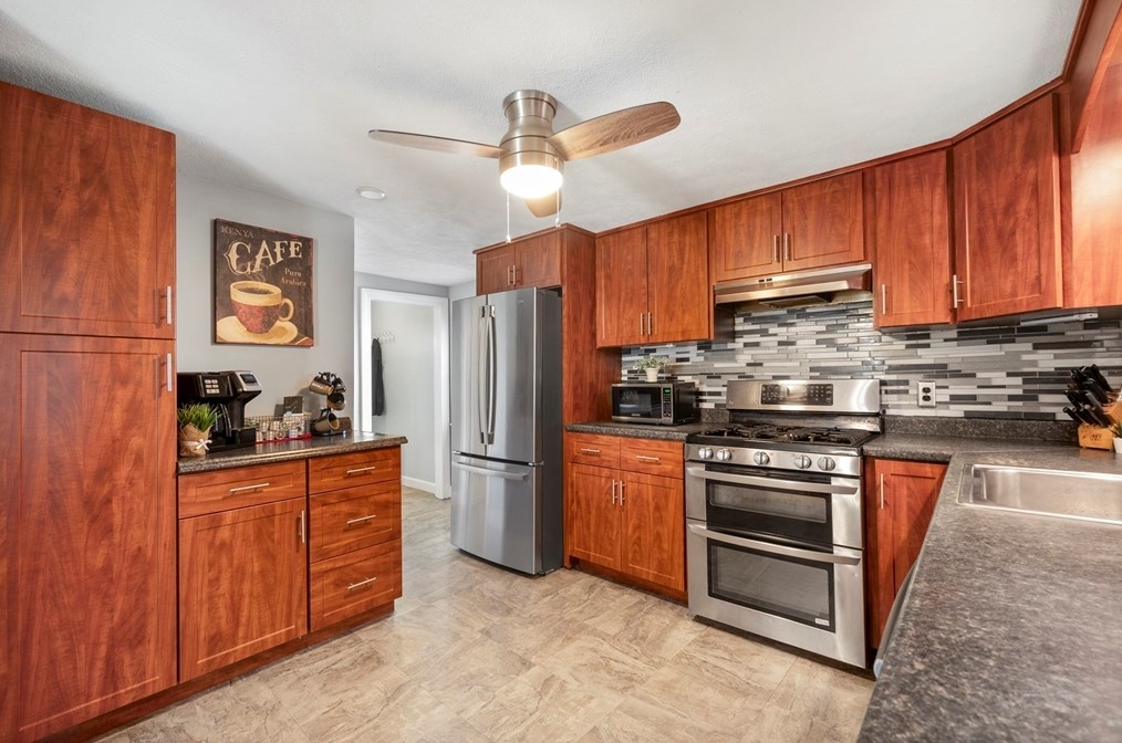 10 Crane St, Danvers MA  01923-3014 exterior