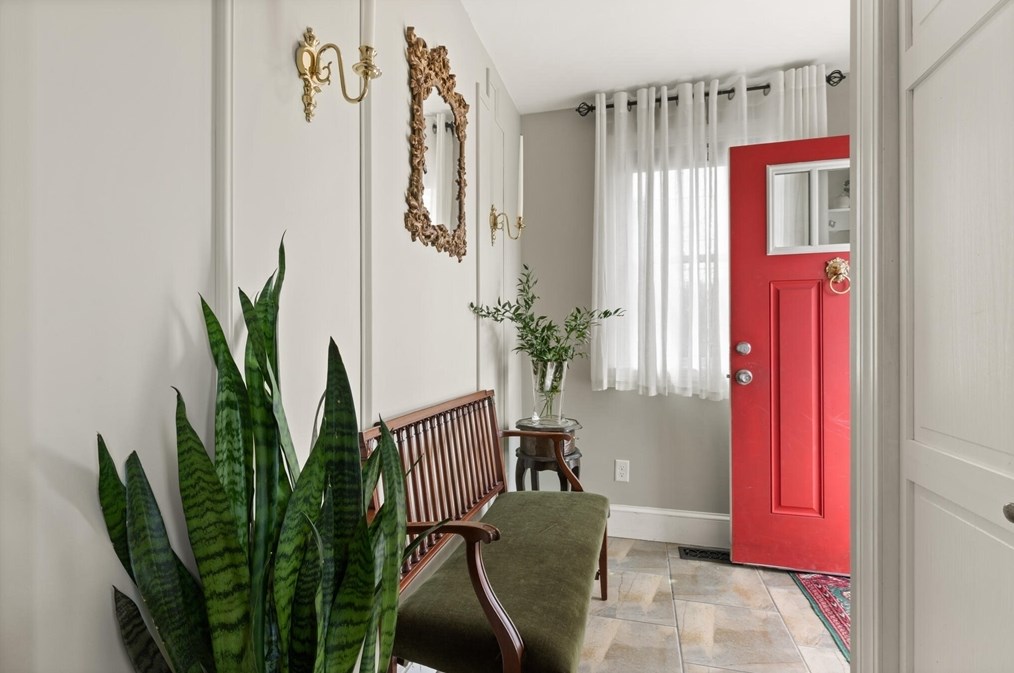 26 Wilmot St, Watertown, MA 02472-1633