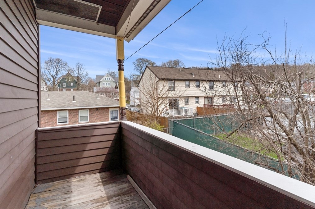 496 Concord St, Lowell MA 01852-3624 exterior