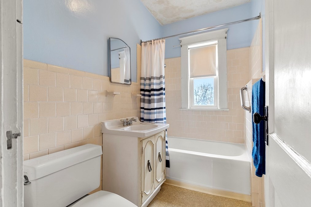 496 Concord St, Lowell MA 01852-3624 exterior