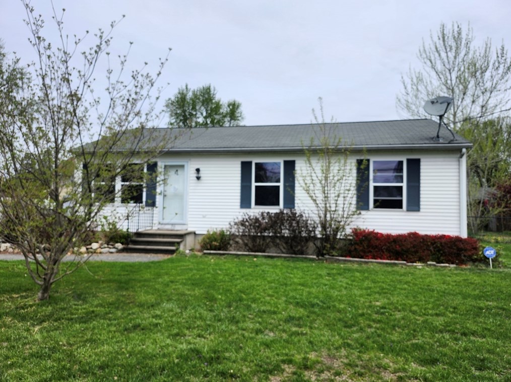 86 Empire St, Chicopee, MA 01013