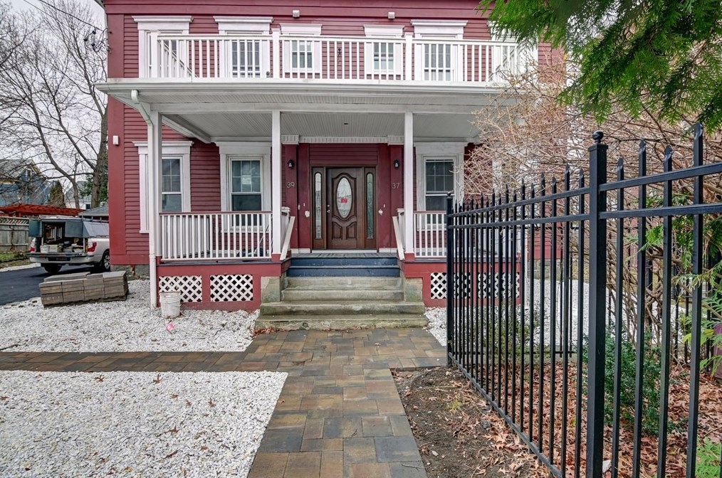 39 Park St #left, Malden, MA 02148