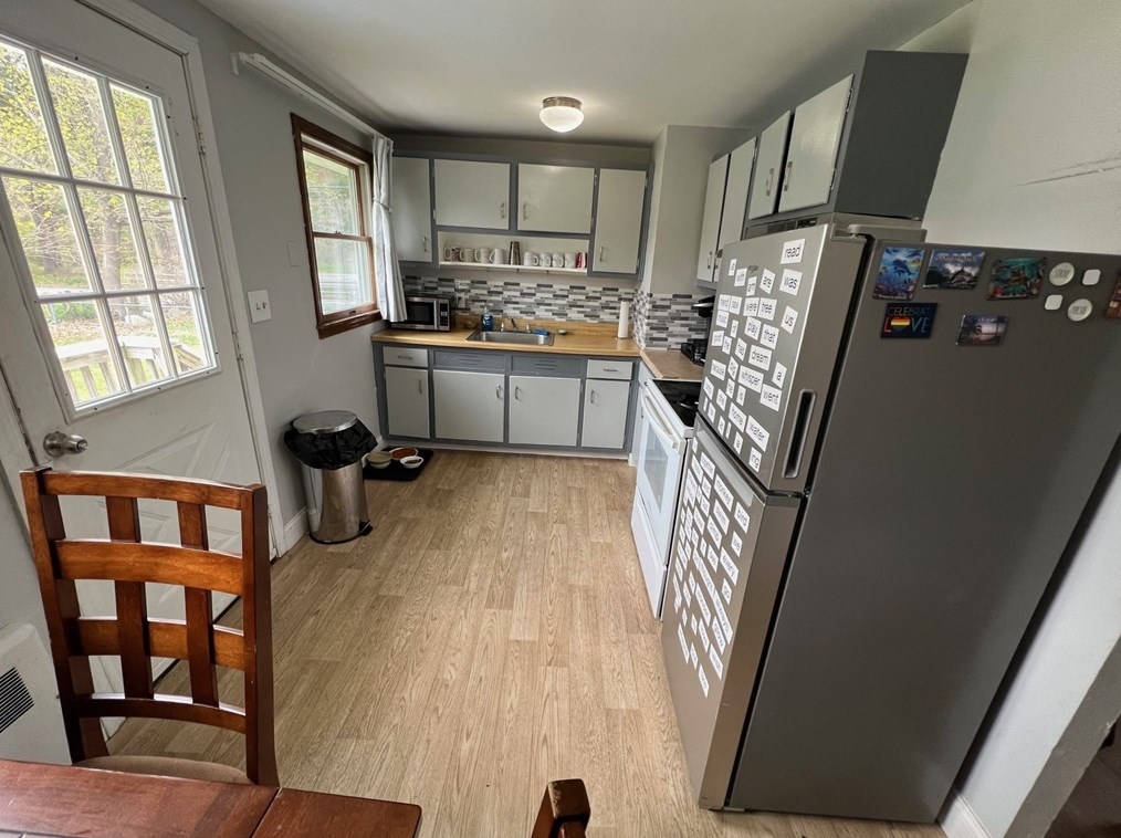 1 Fayette Rd, Bedford MA  01730-2504 exterior