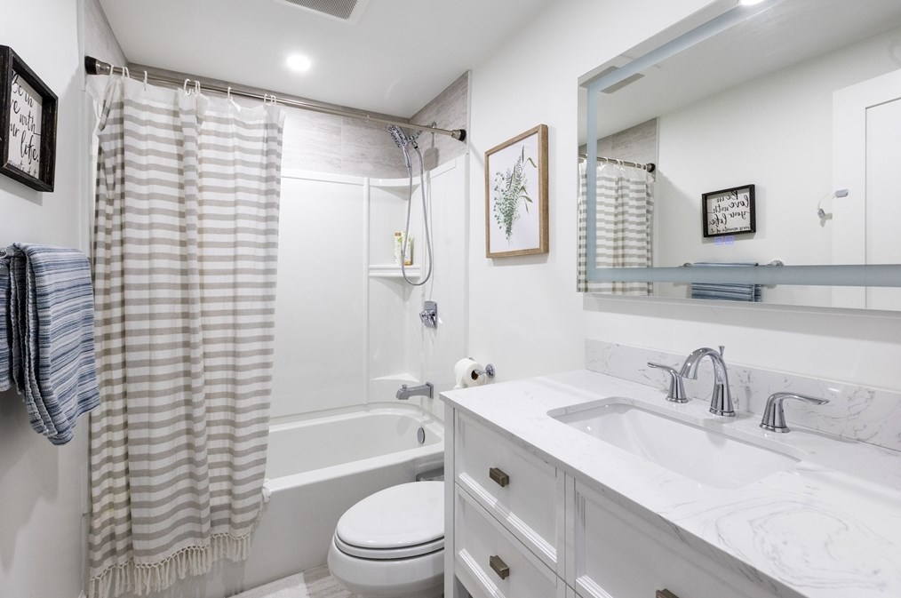 62 Beaufort Ave, Needham MA 02492-3804 exterior