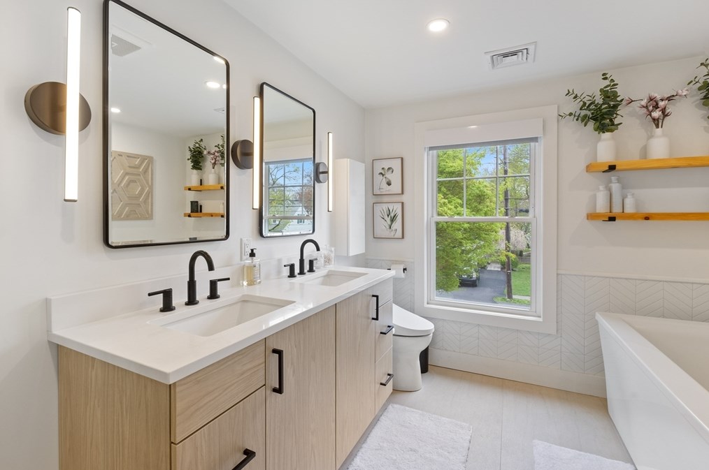 62 Beaufort Ave, Needham MA 02492-3804 exterior