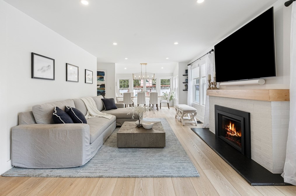 62 Beaufort Ave, Needham MA 02492-3804 exterior