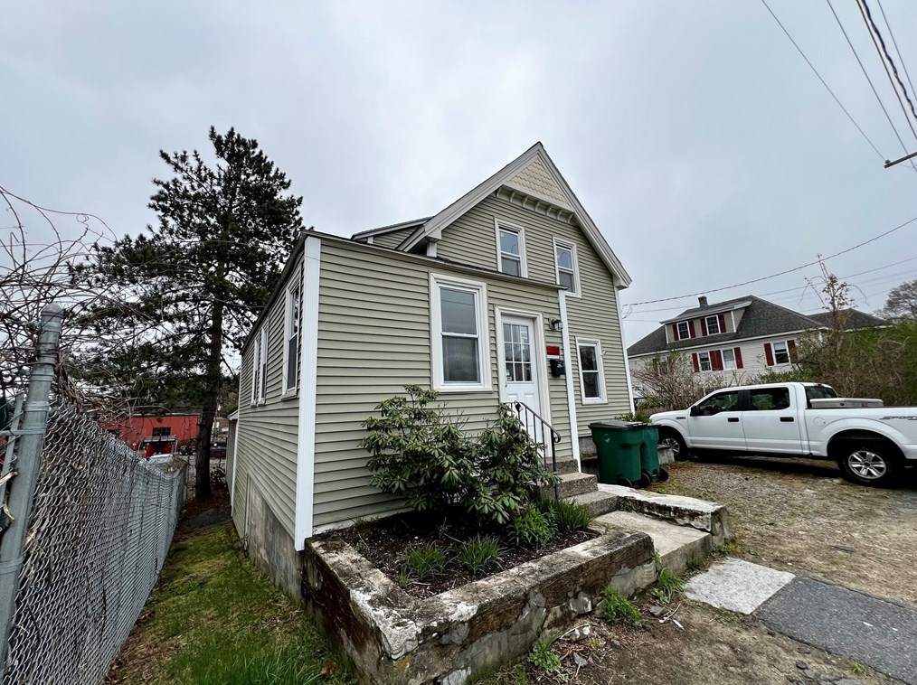 13 Jerry St, Fitchburg, MA 01420 exterior