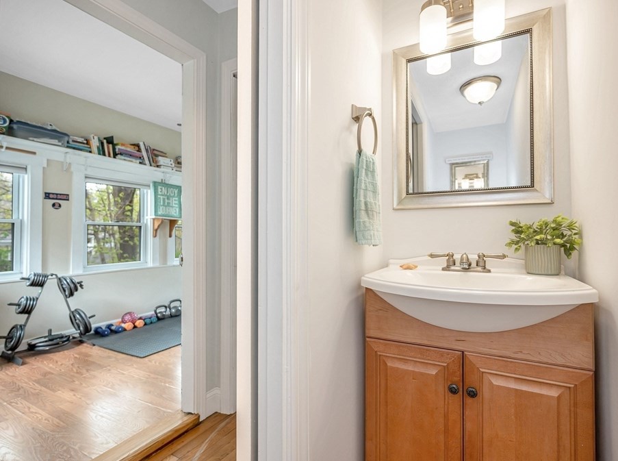 108 Pearl St, Reading MA  01867-1733 exterior