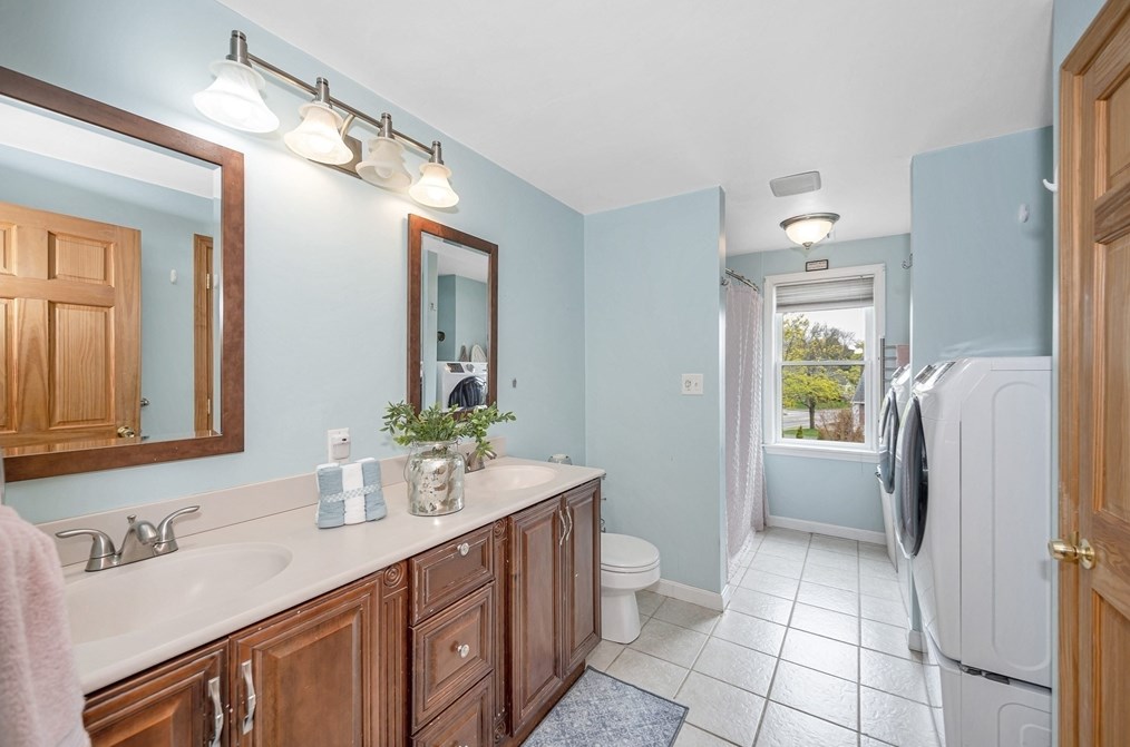 108 Pearl St, Reading MA  01867-1733 exterior