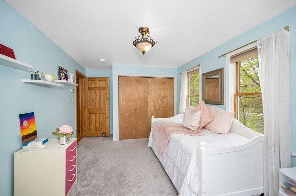 108 Pearl St, Reading MA  01867-1733 exterior