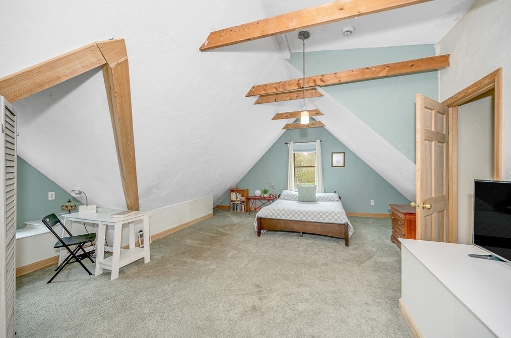 108 Pearl St, Reading MA  01867-1733 exterior