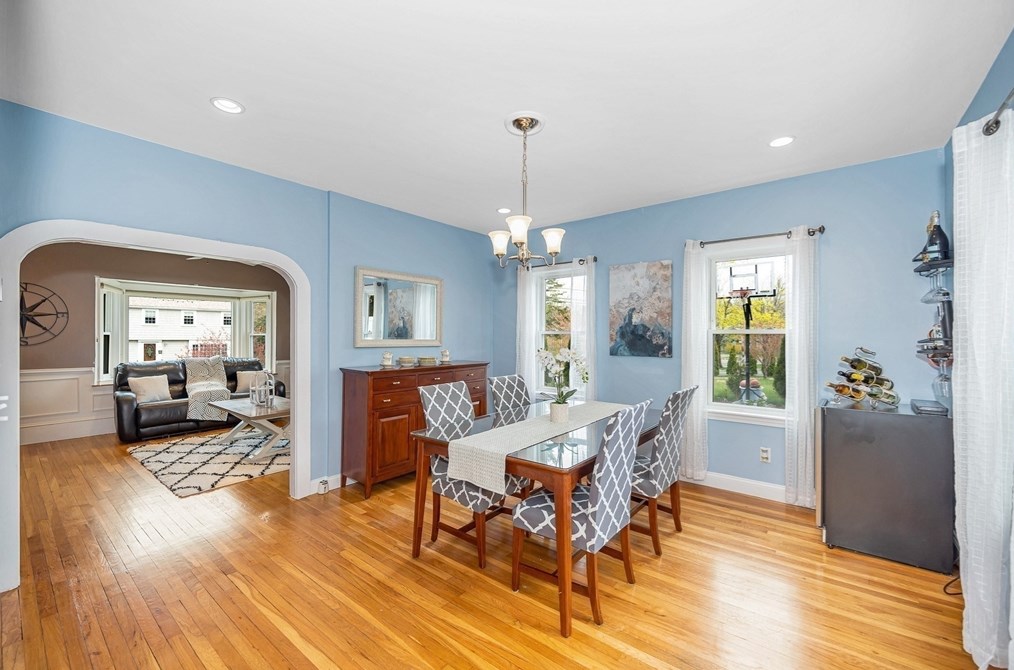 108 Pearl St, Reading MA  01867-1733 exterior