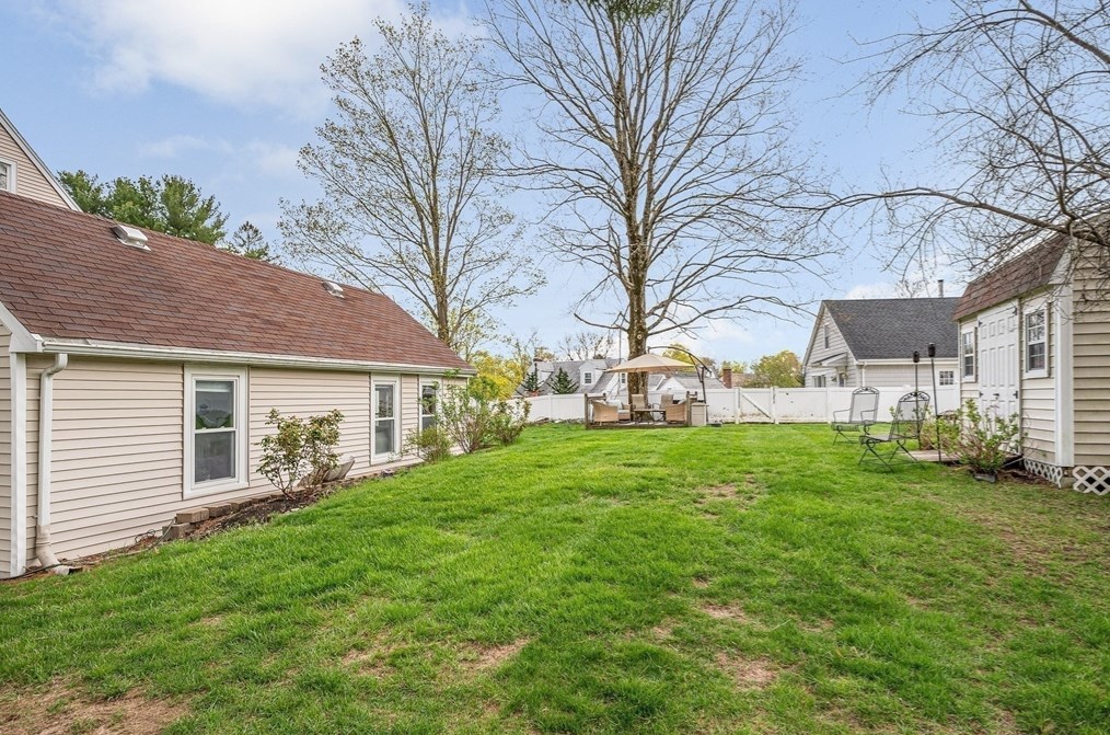 108 Pearl St, Reading MA  01867-1733 exterior