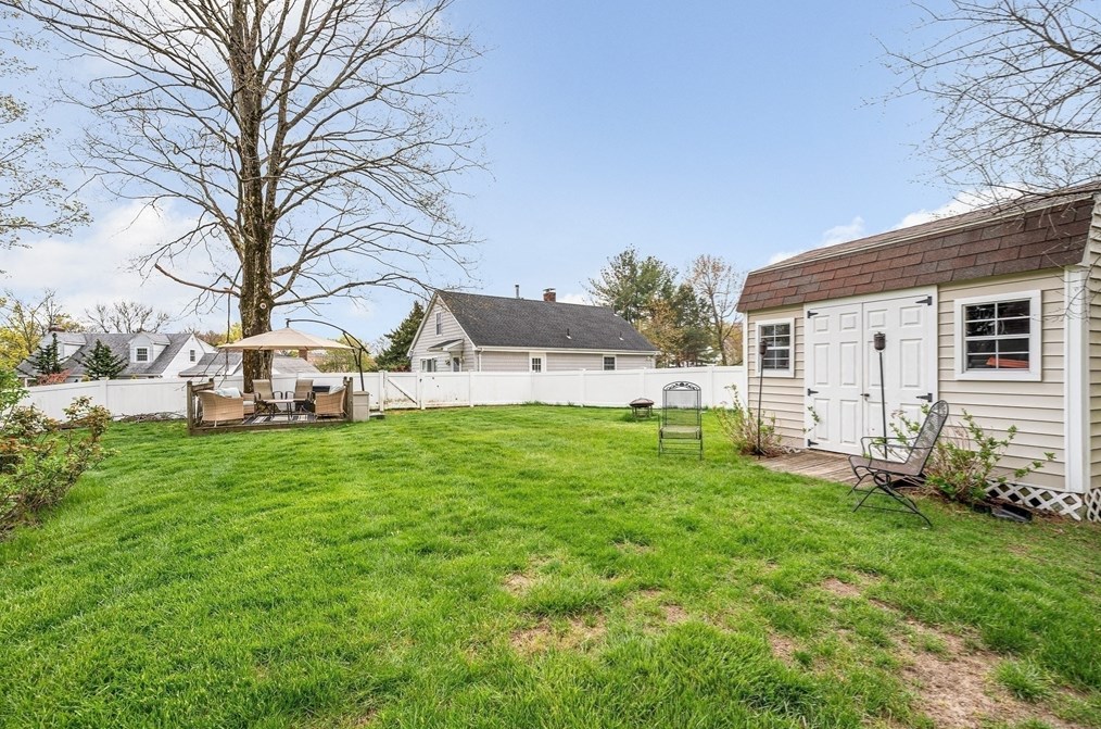 108 Pearl St, Reading MA  01867-1733 exterior