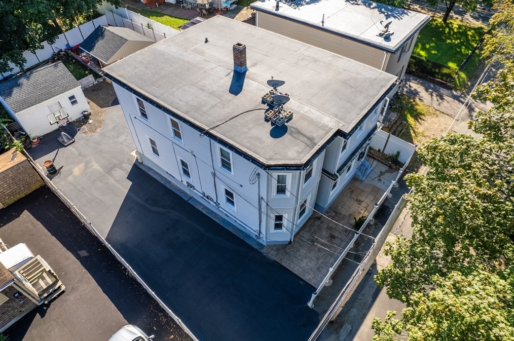 11 Wellington Pl, Brockton, MA 02302-3537